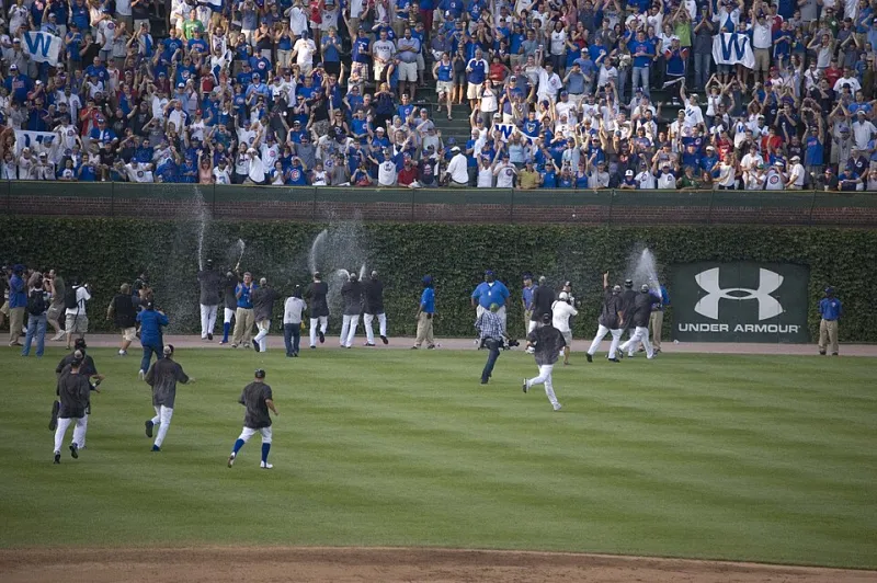 Captured by the Crowd: The Unofficial Visual Record That Fills the Gaps of October 2012